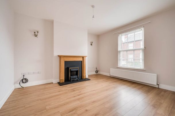 30 Breton Gardens, LISBURN, BT28 3YZ - Photo 1