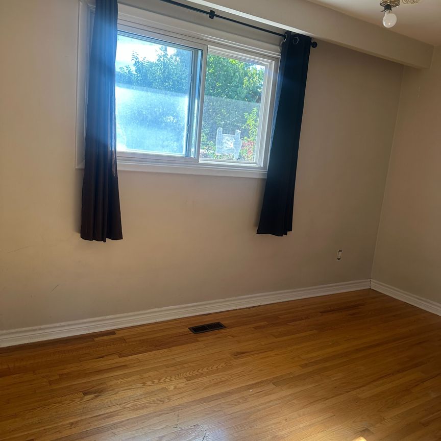 For Lease - 7114 Chigwel Court Unit# Upper, Mississauga, Ontario - Photo 1