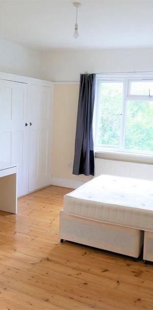 1 bedroom in a house share to rent - Photo 1