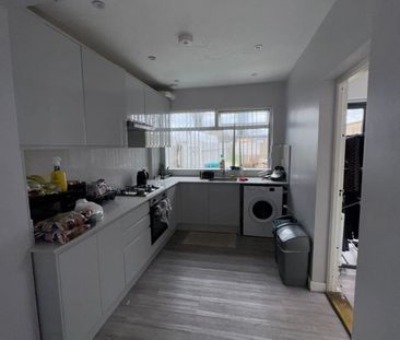 Room in a Shared House, Shelbourne Road, N17 - Photo 4