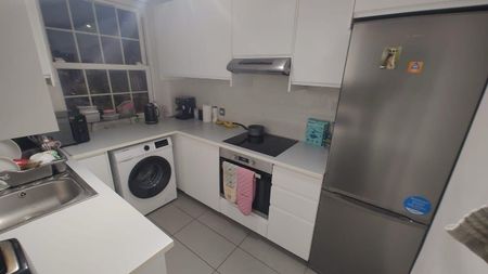 Room in a Shared House, Beverley Court, W4 - Photo 5