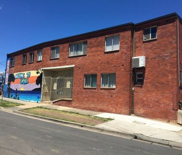 Close Proximity to Schools&comma; Shops & Transport - Photo 2