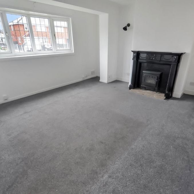 3 bedroom end of terrace house to rent - Photo 1