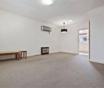Neat, Trendy and Convenient Two Bedroom Maisonette - Photo 4