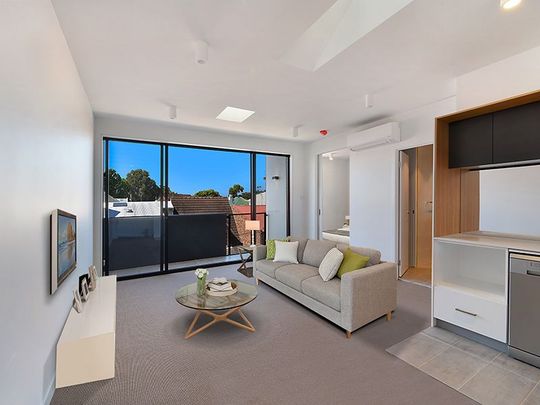 1 BEDROOM APARTMENT IN THE CBD! - Photo 1