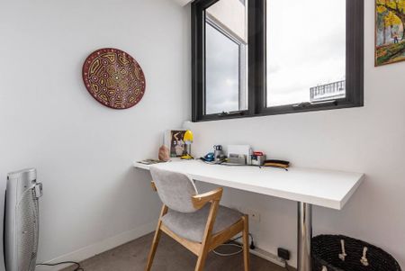 Bright and Stylish with Bay Views, Pool & Sauna/ Steam Room. - Photo 4