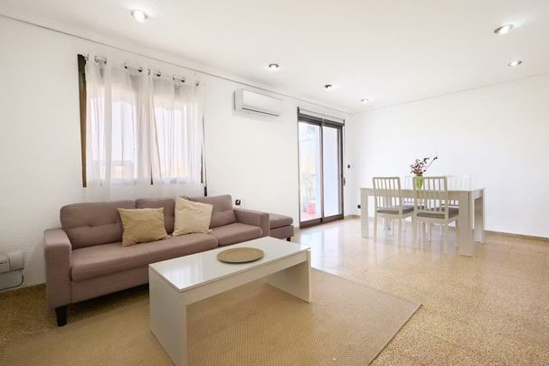 Avinguda de la Malva-Rosa, Valencia, Valencian Community 46011 - Foto 1
