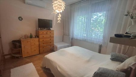 Kiadó jó állapotú lakás - Szolnok - Photo 5