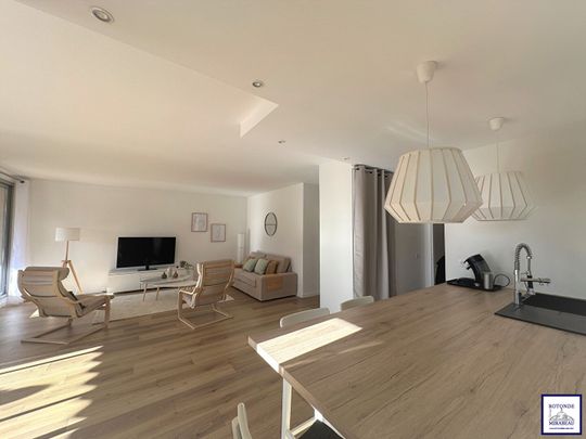 Location Appartement 3 pièces 80m² - Photo 1