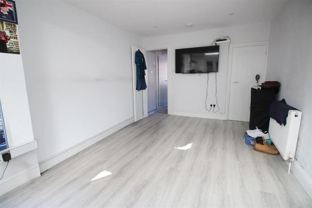 2 bedroom house to rent - Photo 1