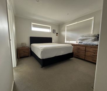 Modern Three Bedroom Two Bathroom - Papamoa Beach - Photo 3