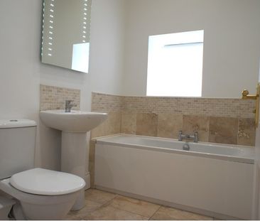 Bonhill Road, Dumbarton - Photo 6