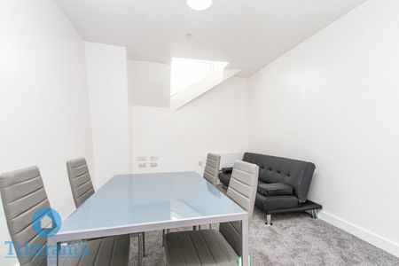 2 bed Apartment for Rent - Photo 3