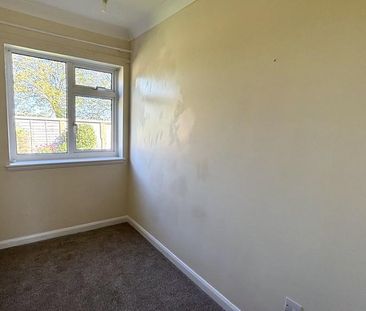 4 bedroom detached bungalow to rent - Photo 4