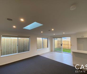 12 Cardiff Circuit, Carrum Downs - Photo 1