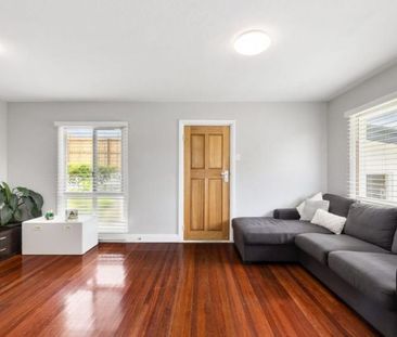 Charming Fully Renovated 3-Bedroom Home in Quiet Street - Photo 1