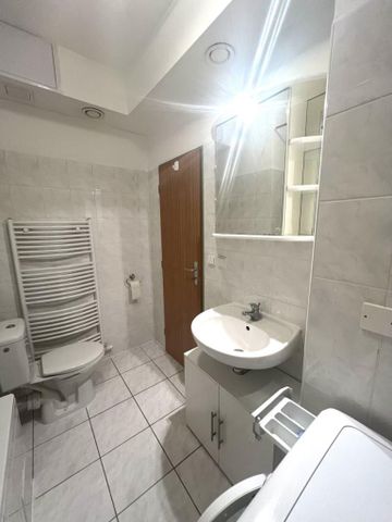Pronájem bytuRenting an apartment 1+kk, 32 m2 - Photo 2