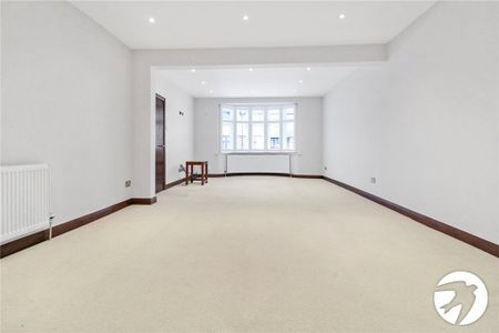 3 bedroom end of terrace house to rent - Photo 3