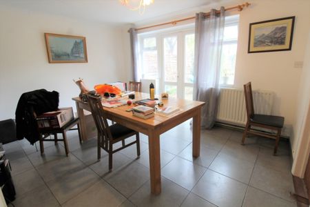 6 bedroom Semi-detached house to rent - Photo 3
