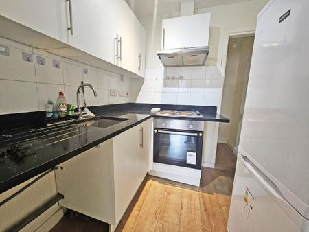 1 bedroom flat to rent - Photo 3
