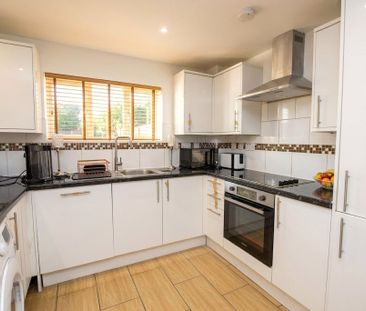 Radwin Close, Romford, RM5 - Photo 1