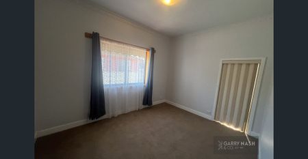 A WELCOMING WEST END HOME - Photo 2