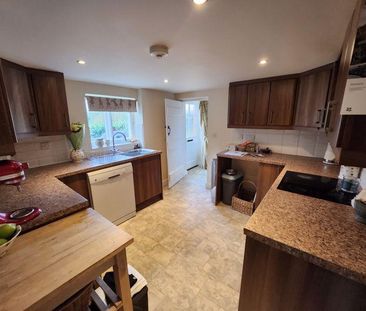 2 bedroom semi-detached house to rent - Photo 6