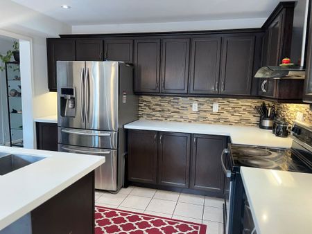 For Lease - 30 Armstrong Crescent, Bradford West Gwillimbury, Ontario - Photo 5