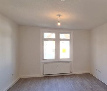 Umzug gefällig? - attraktive 2-Zimmer-Wohnung mit Balkon - Foto 1