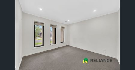 Stunning Family Home in Prime Point Cook Location!! - Photo 5