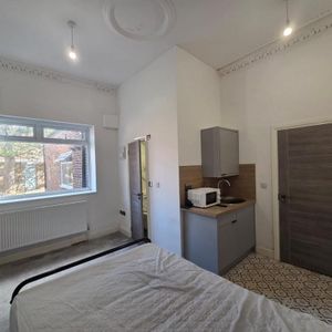 Studio to rent - Photo 2