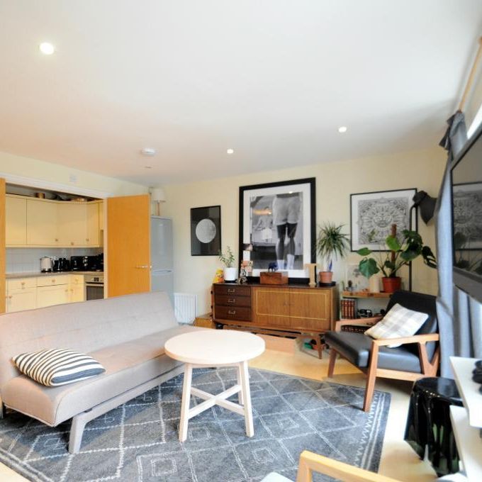 3 bedroom end of terrace house to rent - Photo 1