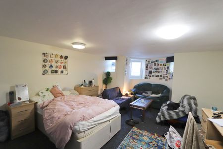 14 Bedroom Home – Student Let - Photo 3