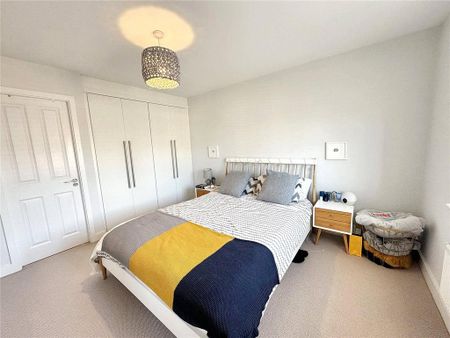 3 bedroom detached house to rent - Photo 4