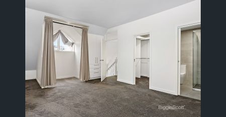 SUPERB DESIGN WITH SPECTACULAR CITY VIEWS! - Photo 2