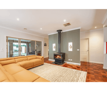 Spacious Family Home - Photo 2