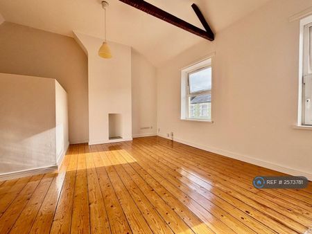 1 bedroom flat to rent - Photo 2