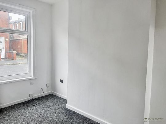 2 bedroom end of terrace house to rent - Photo 1