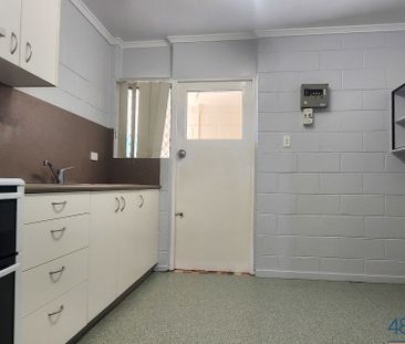 Spacious Unit Close to Town - Photo 4