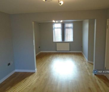 2 bedroom maisonette to rent - Photo 2
