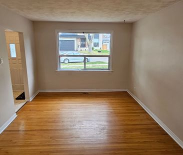For Lease - 130 Prince Charles Drive Unit# Main, Oakville, Ontario - Photo 4