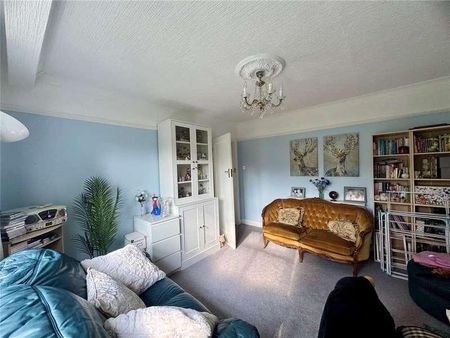 Tillingdown Hill, Caterham, Surrey, CR3 - Photo 5