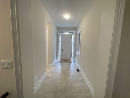 For Lease - 1228 Queens Plate Road, Oakville, Ontario - Photo 2