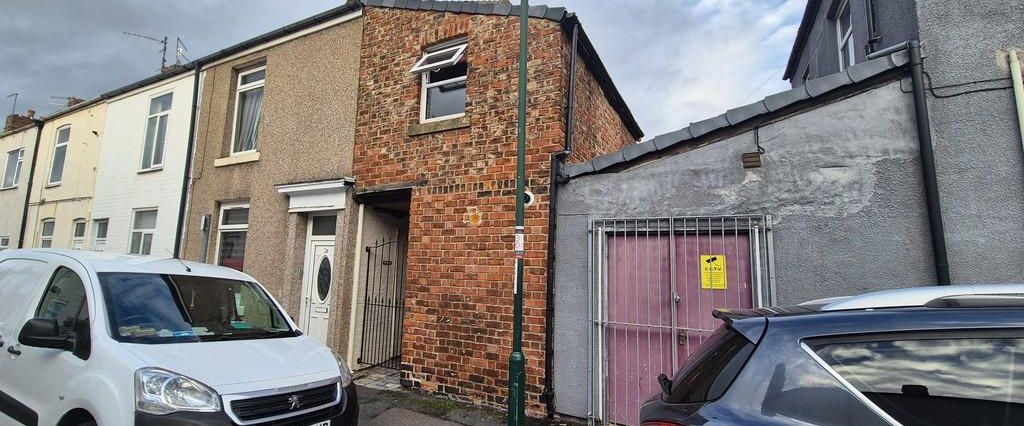 1 bedroom ground floor flat to rent - Photo 1