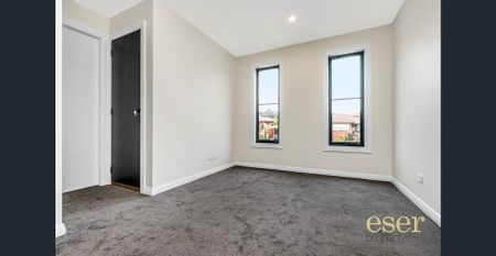 NEAR NEW DUPLEX! - Photo 4