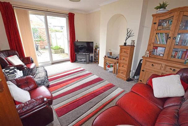 3 bedroom bungalow to rent - Photo 1