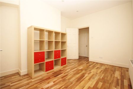 Goodwin Road, London, W12 9JN - Photo 4