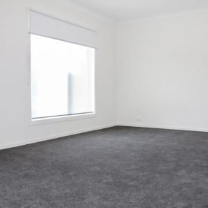 Spacious home in excellent condition - Lease now pending. - Photo 3