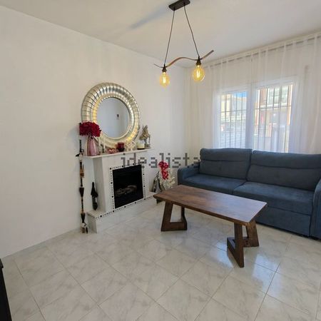 Alquiler de chalet adosado en Calle Gloria Fuertes - Photo 2