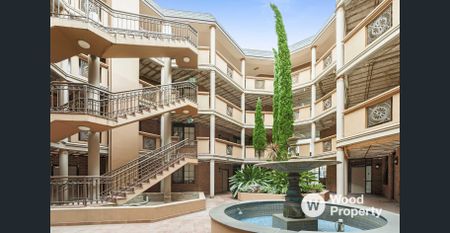 Stylish South Yarra Apartment Just Steps from Fawkner Park - Photo 4